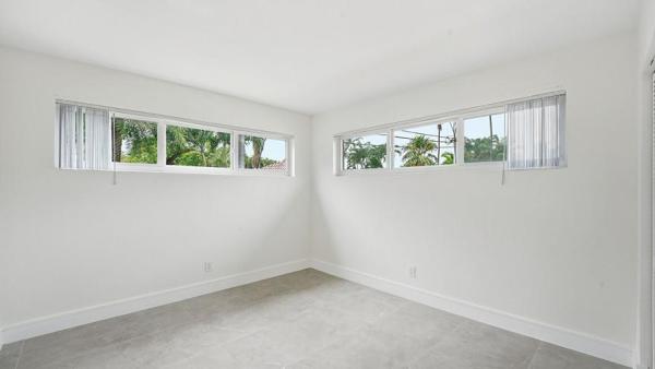 21020 Highland Lakes Blvd, Unincorporated Dade County, Florida 33179, image 3