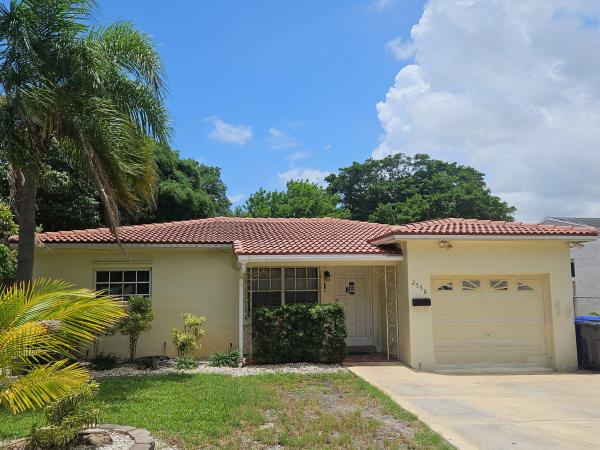 Hollywood Little Ranches, 2538 Fillmore St, Hollywood, Florida 33020, image 2