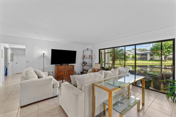 Willow Wood Gardens At Boca West Country Club, 6864 Willow Wood Dr #405, Boca Raton, Florida 33434, image 3