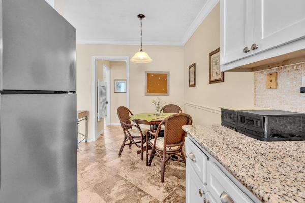 Palm Royal, 40 SE 13th St #A2, Boca Raton, Florida 33432, image 2