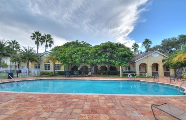 Royal Grand, 2640 S University Dr #319, Davie, Florida 33328, image 3