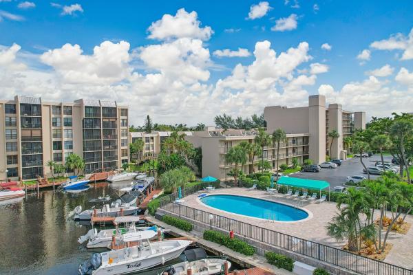 Boca Bayou, 6 Royal Palm Way #303, Boca Raton, Florida 33432, image 2
