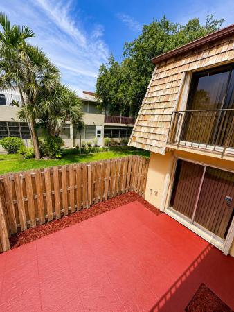 Lakewood Of Palm Springs, 168 Lake Arbor Dr, Palm Springs, Florida 33461, image 1