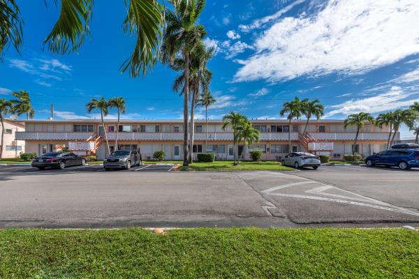 Ro-Len Lake Gardens, 925 SW 11th Ave #3J, Hallandale Beach, Florida 33009, image 3
