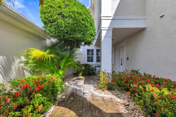 Barclay Club, 22 Selby Ln, Palm Beach Gardens, Florida 33418, image 2