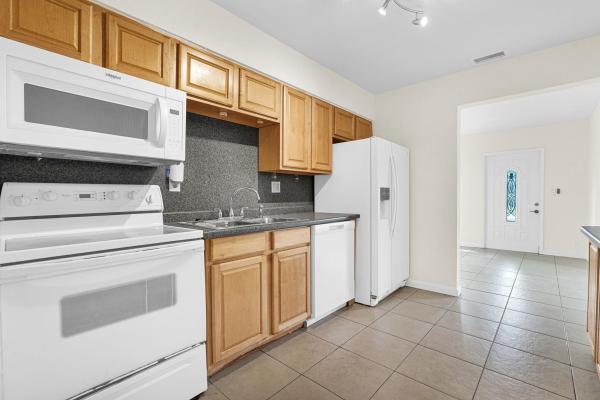 North Andrews Gardens, 261 NE 45th St, Oakland Park, Florida 33334, image 3