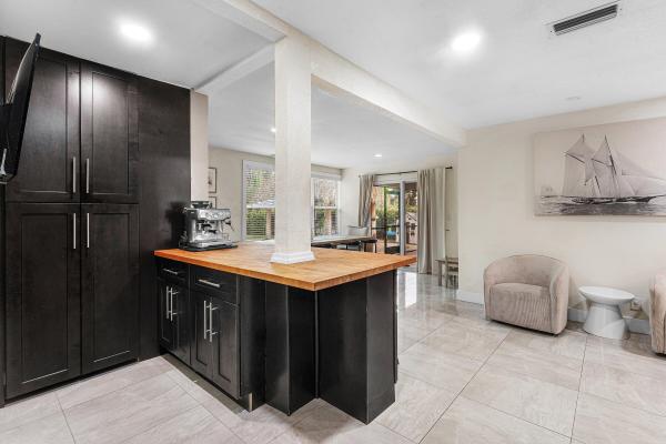 Kelsey City, 711 Laurel Dr, Lake Park, Florida 33403, image 2