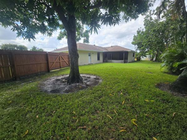 Fla Mango Estates, 6504 Heather Way, Lake Clarke Shores, Florida 33406, image 2