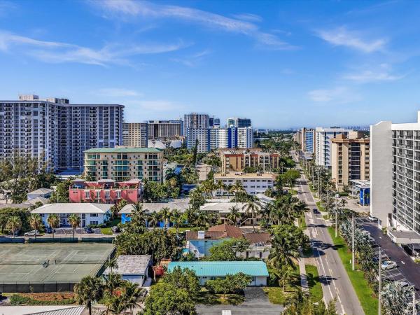 Pompano Beach No HOA, 524 N Riverside Dr, Pompano Beach, Florida 33062, image 2