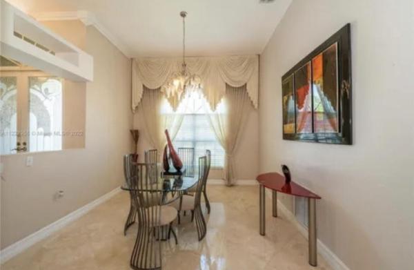 Hinson, 423 NE 3rd St, Pompano Beach, Florida 33060, image 3