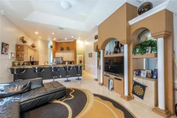 Hinson, 423 NE 3rd St, Pompano Beach, Florida 33060, image 2