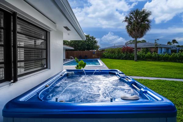 The Cove, 1250 SE 10th St, Deerfield Beach, Florida 33441, image 1