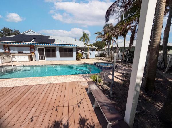 Palm Lake Gardens, 2902 Serenity Cir, Fort Pierce, Florida 34981, image 2