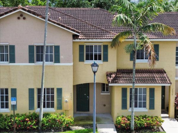 San Remo Townhomes, 6036 SW 19th Pl, North Lauderdale, Florida 33068, image 2