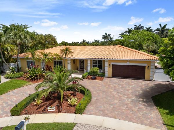Bonaventure Lakes, 16686 Golfview Dr, Weston, Florida 33326, image 1