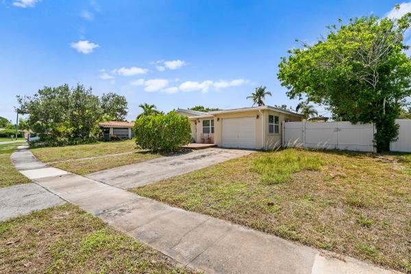 Winfield Park, 2199 NE 5th Ave, Boca Raton, Florida 33431, image 1