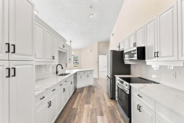 Paar Estates, 165 SW Hawthorne Cir, Port St. Lucie, Florida 34953, image 2