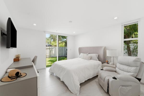 Holiday Park, 700 NE 14th Ave #103, Fort Lauderdale, Florida 33304, image 3