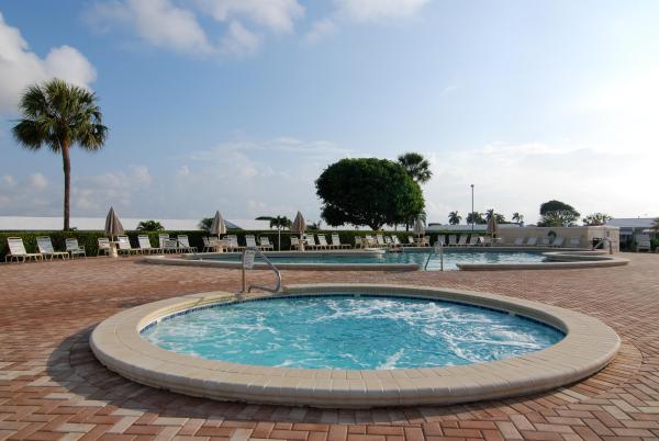 Palm Beach Leisureville, 1702 SW 14th Ave, Boynton Beach, Florida 33426, image 1