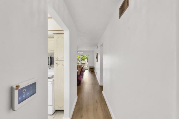 Cambridge House Of Carriage Hills, 301 Cambridge Rd #202, Hollywood, Florida 33024, image 3