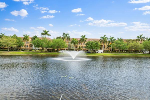 2805 Veronia Dr #107, Palm Beach Gardens, Florida 33410, image 2
