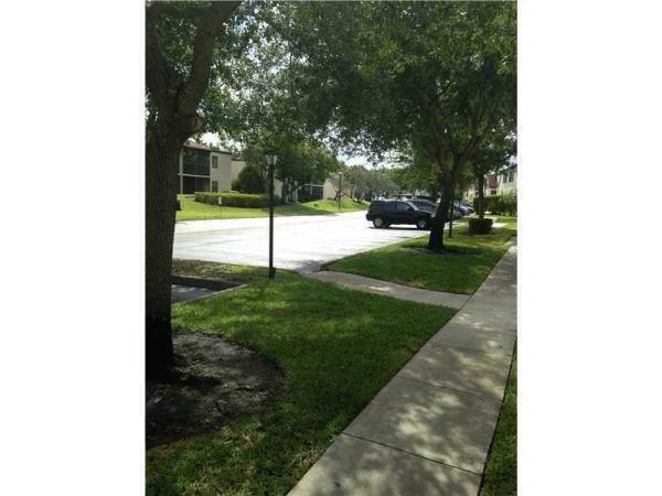 11318 Taft St, Pembroke Pines, Florida 33026, image 2