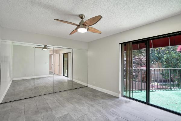 Chateau Wood, 4260 Village Dr #D, Delray Beach, Florida 33445, image 2
