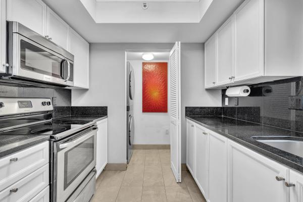 Palmetto Place, 99 SE Mizner Blvd #637, Boca Raton, Florida 33432, image 2