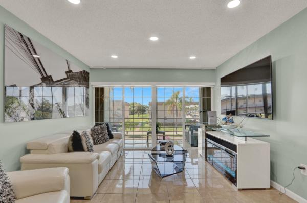 Lakeside Village, 502 Davis Rd #12, Palm Springs, Florida 33461, image 2