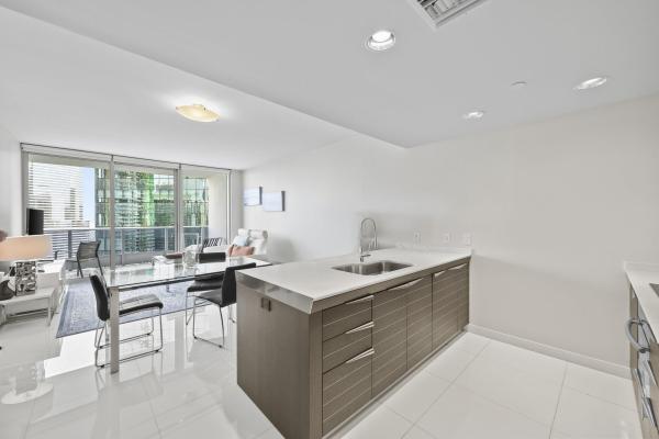 Epic Hotel & Residences, 200 Biscayne Boulevard Way #3909, Miami, Florida 33131, image 1