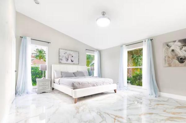 Amesbury Circle Of Greenview Shores 2, 2060 Amesbury Cir, Wellington, Florida 33414, image 2