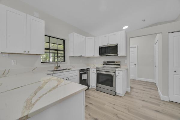 Riverdale Yacht Club Estates, 6318 Lenape St, Fort Pierce, Florida 34982, image 2