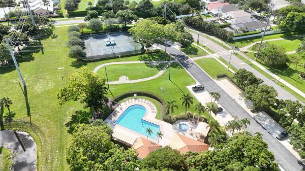 Stamford At The Villages Of Palm Beach Lakes, 1919 Hartford Ct, West Palm Beach, Florida 33409, image 3