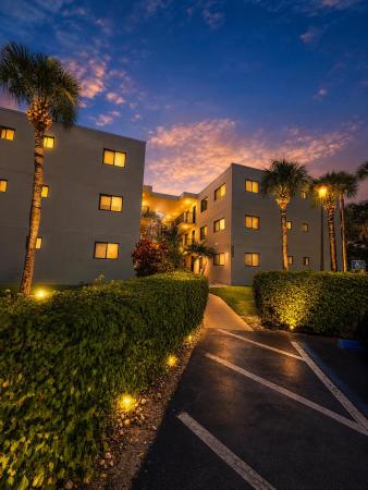 Cypress At Las Verdes, 5370 Las Verdes Cir #304, Delray Beach, Florida 33484, image 2