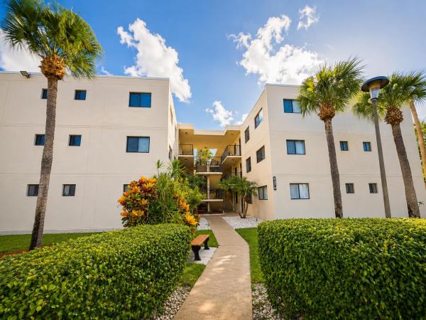 Cypress At Las Verdes, 5370 Las Verdes Cir #304, Delray Beach, Florida 33484, image 1