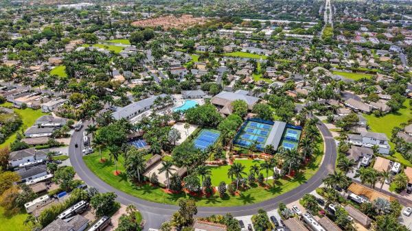 382 Sundial Circle C, Margate, Florida 33068, image 2