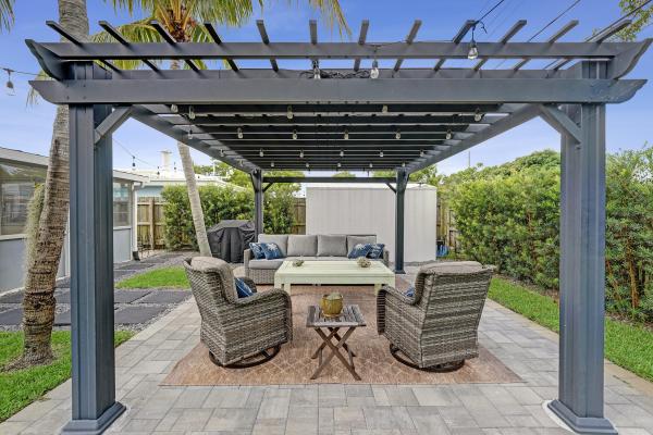 North Andrews Gardens, 4521 NE 2nd Ave, Oakland Park, Florida 33334, image 1