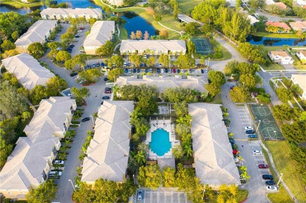 Grand View At Crestwood, 1400 Crestwood Ct S #1402, Royal Palm Beach, Florida 33411, image 3