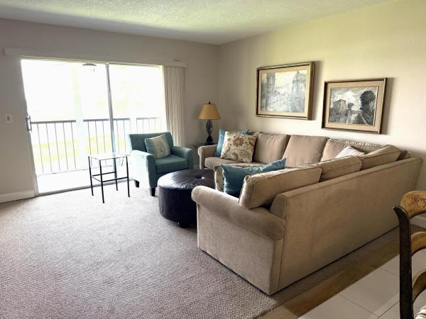 Huntington Lakes 3, 7146 Huntington Ln #403, Delray Beach, Florida 33446, image 3