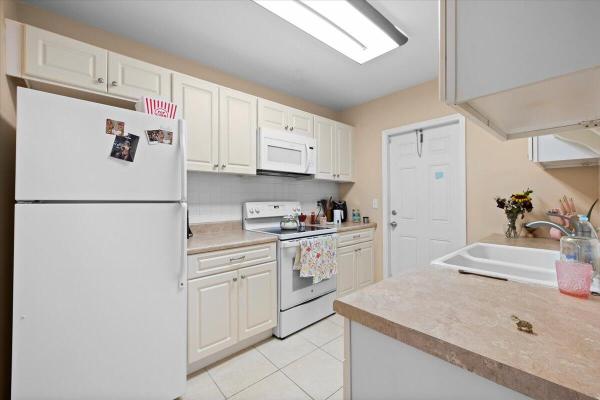 327 S Ocean Breeze #1, Lake Worth Beach, Florida 33460, image 2