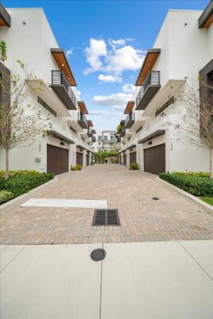 Lineo Lake Ridge, 1052 N Victoria Park Rd, Fort Lauderdale, Florida 33304, image 1