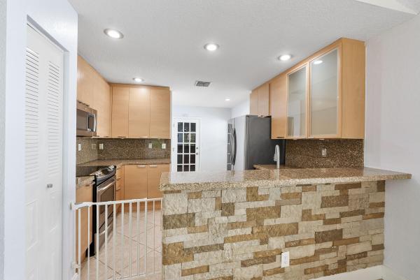Lake Park, 8821 Lake Park Cir N, Davie, Florida 33328, image 3