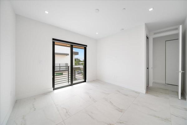 Lineo Lake Ridge, 1052 N Victoria Park Rd, Fort Lauderdale, Florida 33304, image 1