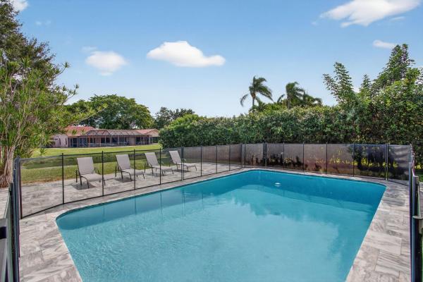 Royal Palm Townhomes, 2421 NW 114th Ave, Coral Springs, Florida 33065, image 2