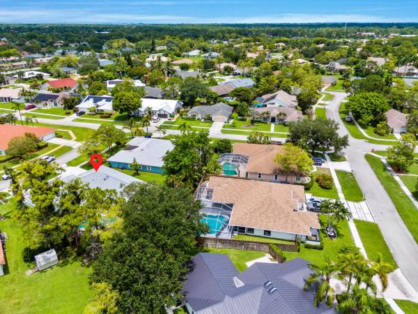 Chatsworth Village Of Greenview Shores 2, 1738 Lindsey Ct, Wellington, Florida 33414, image 2
