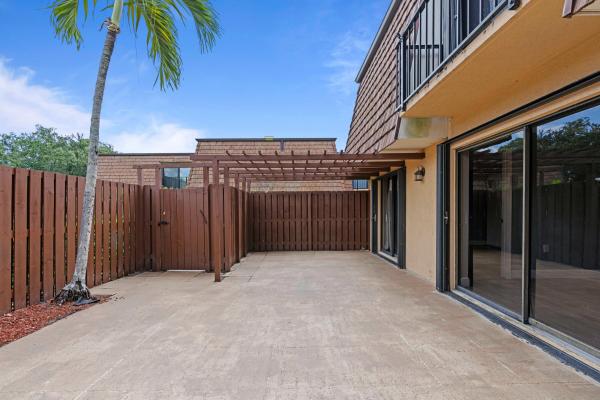 Sherwood Lakes, 1405 14th Ln, Greenacres, Florida 33463, image 2