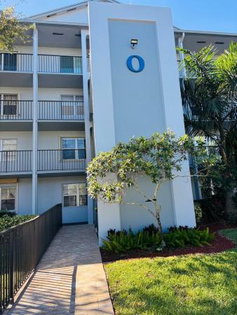 Buckingham At Century Village, 800 SW 125th Way #112O, Pembroke Pines, Florida 33027, image 2