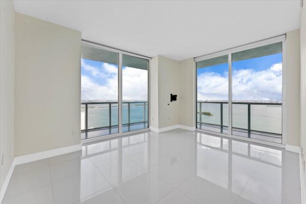Quantum On The Bay, 1900 N Bayshore Dr #3702, Miami, Florida 33132, image 2
