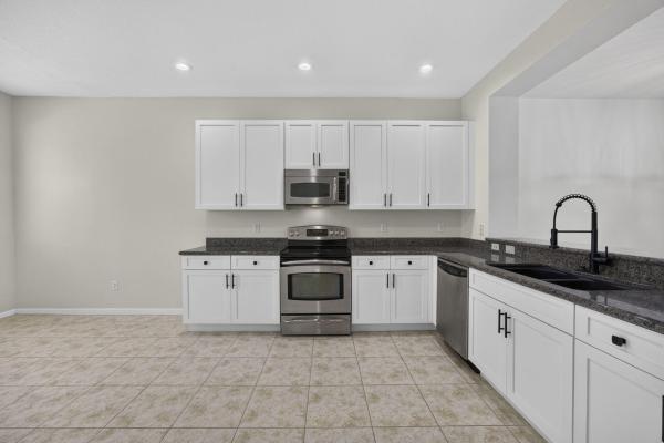 Greenwich At Abacoa, 425 Greenwich Cir #204, Jupiter, Florida 33458, image 2