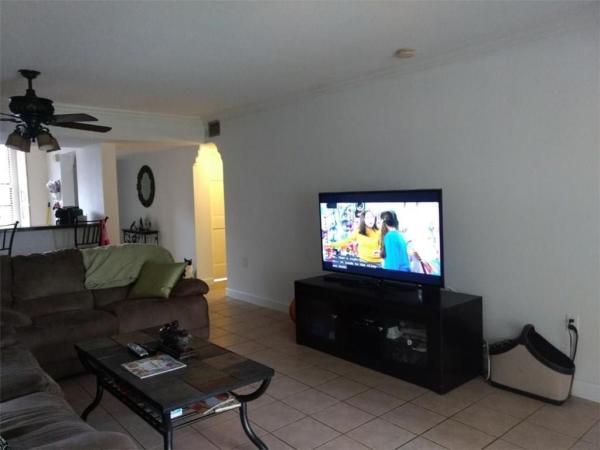 Whitehall 2 Of Pine Island Ridge, 1711 Whitehall Dr #201, Davie, Florida 33324, image 1